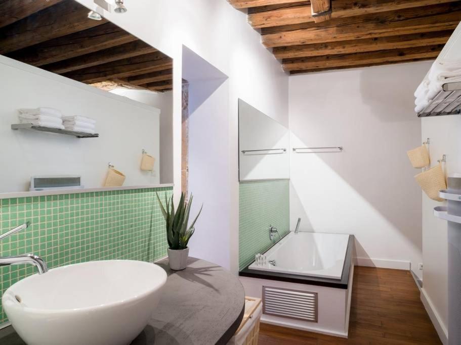 Spacieux Au Coeur De Lyon Ail Exteriér fotografie